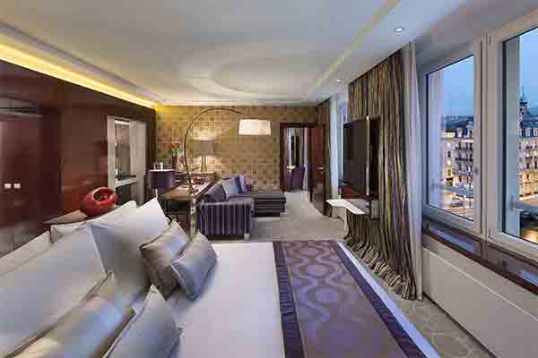 Royal Hotel